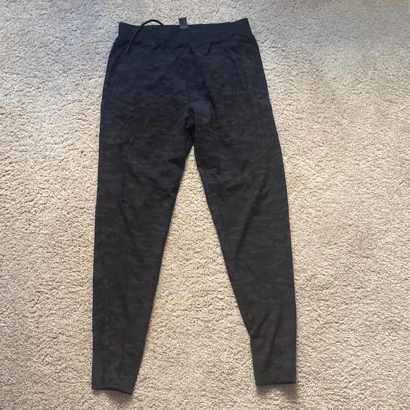 Men’s Black Camo Alphalete Joggers Size Medium - Picture 1 of 6